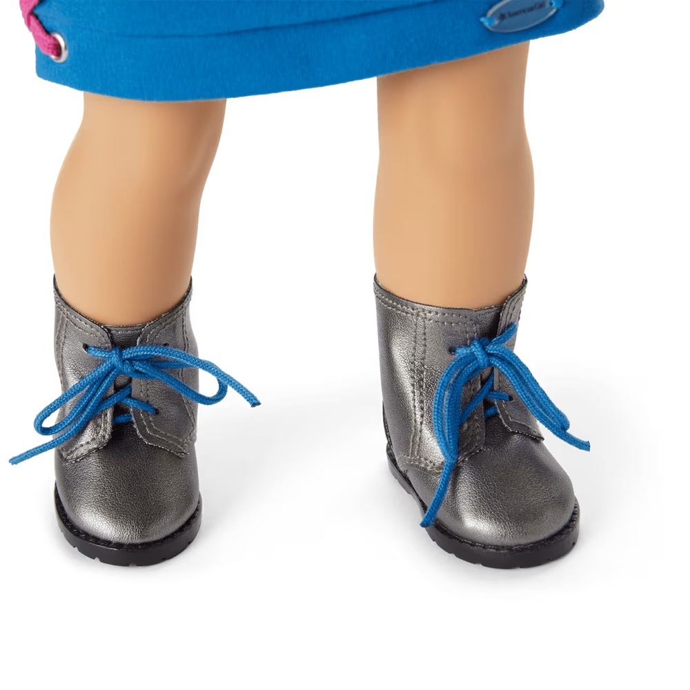 American Girl Truly Me 90 Street Chic Blue Hair 18in Fashion Doll Outfit Book - Picture 3 of 9